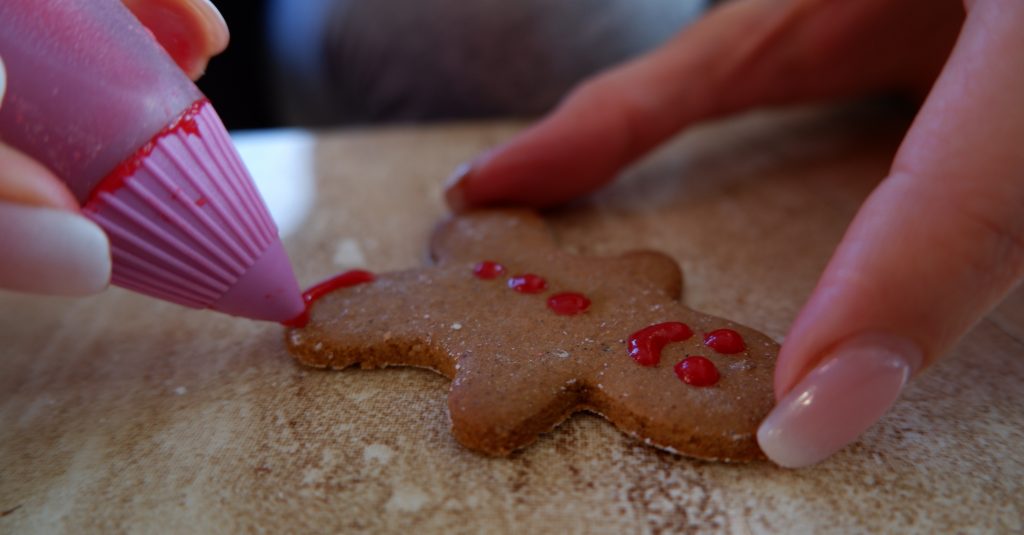 Decorating gingerbread cookies, homemade xylitol icing